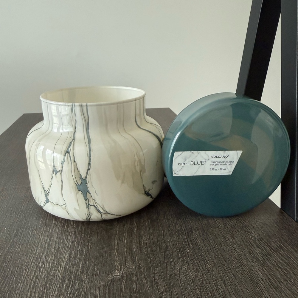 Capri Blue Volcano 19 oz Mod Marble Candle Teal Cream NWOT Unused Jar